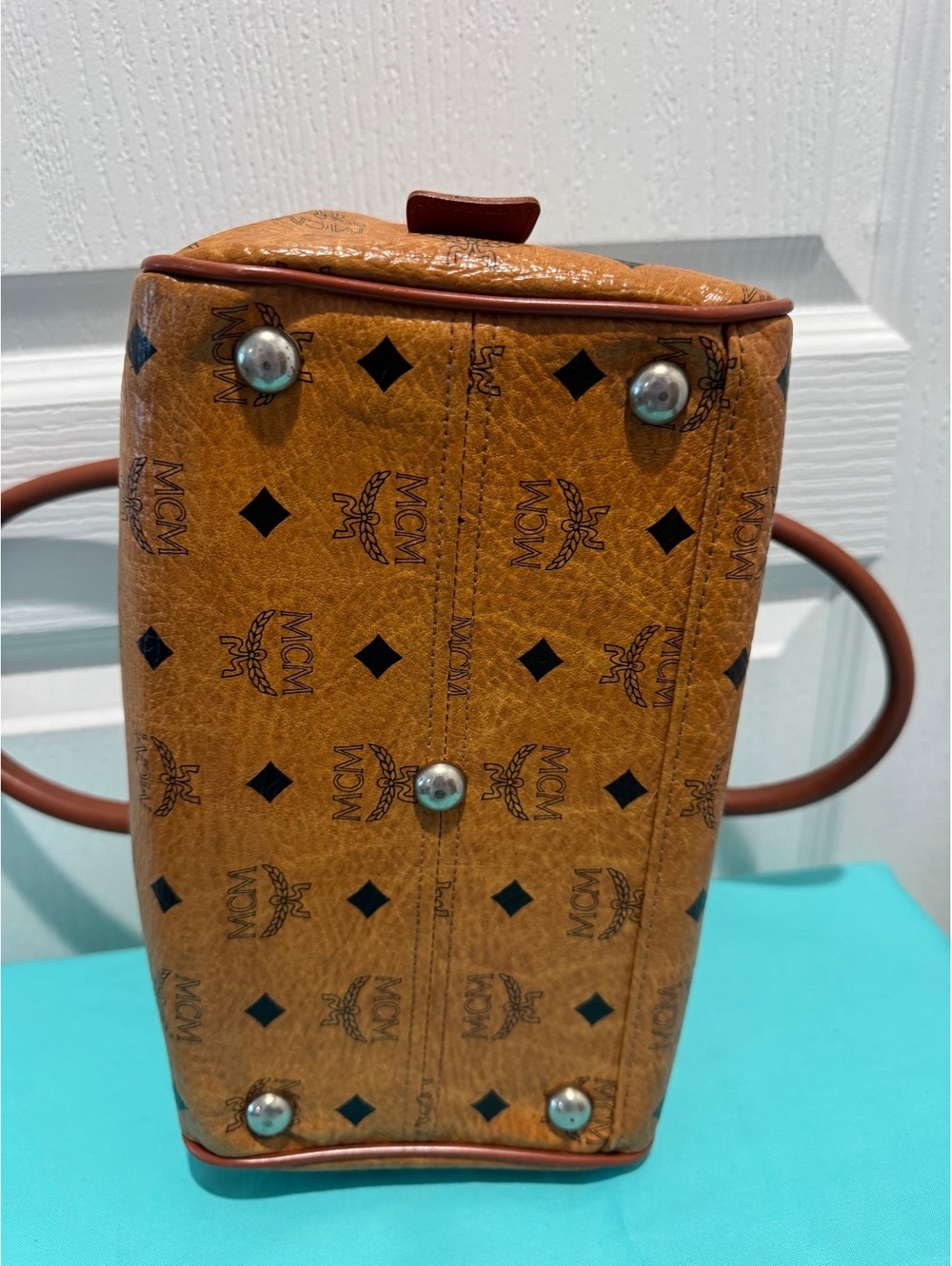 MCM Boston Style Satchel 25 - Picture 4 of 9